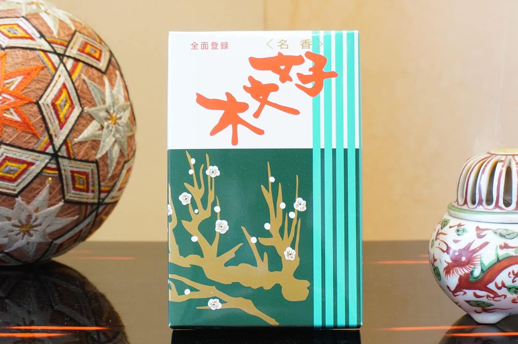 Kobunki Large Rosewood Incense with a Sandalwood Scent and a Medium Smoke Producer. Ideal for Home Use.