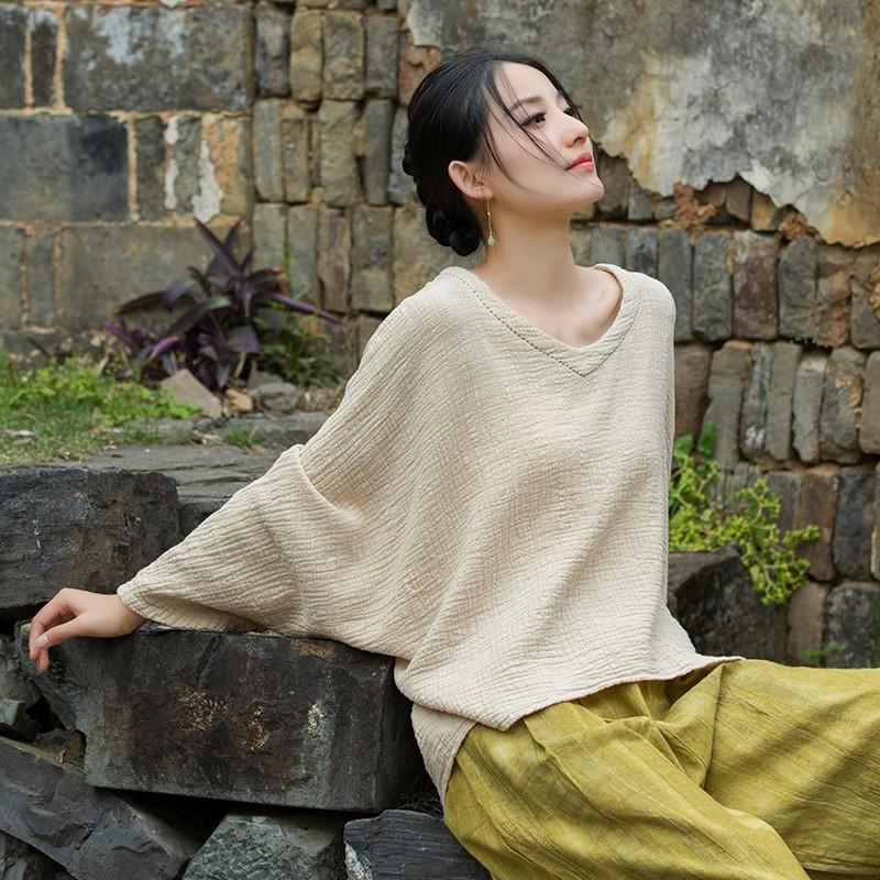 

Johnature Women Vintage Bat Sleeve T-Shirts Solid Color V-Neck Spring Loose Soft Chinese Style Women T-Shirts One Size бежевый