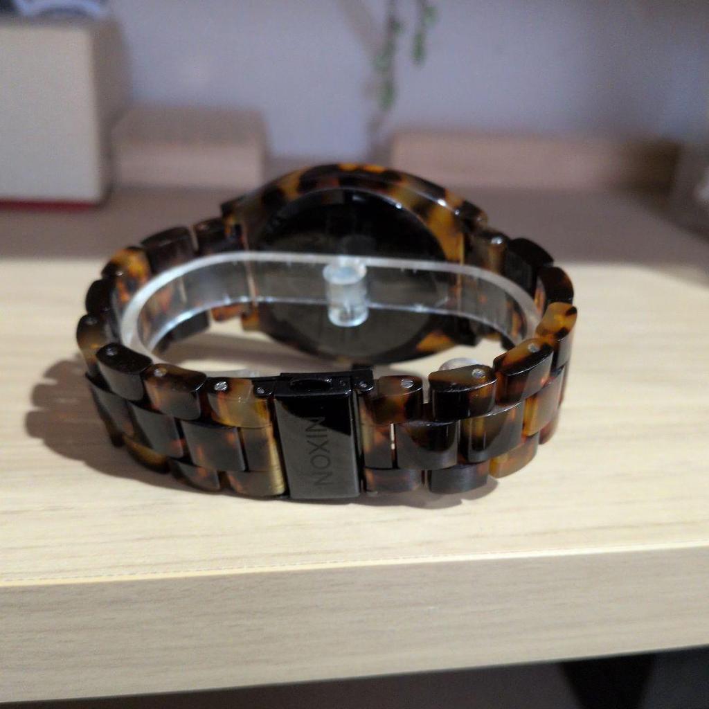 Used NIXON Tortoiseshell pattern
