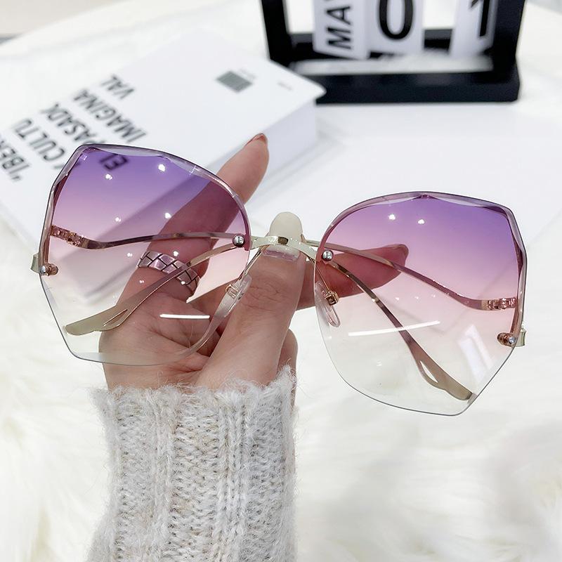 New Sunglasses Women Large Frame Fashion Trend Gradient Frameless Eyeglass Metal Polygonal Outdoor Sunscreen Eyewear Uv400