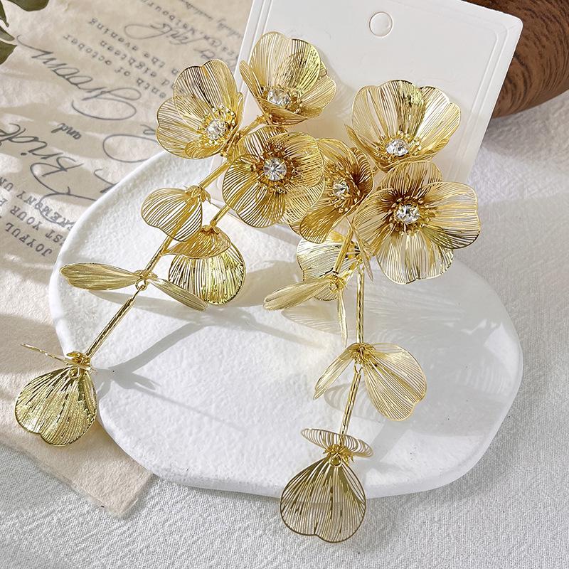 2024 Golden Flower Retro Bridal Dangle Earrings: Exquisite Chinese Style for Summer