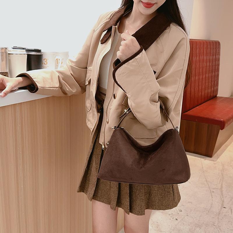 2025 new tote bag dumpling bag women's retro trendy fashion shoulder armpit bag large capacity versatile commuter pillow