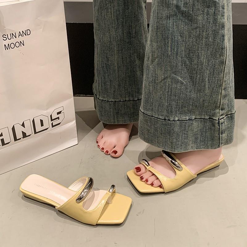 Metal one-word square head cool slippers women s summer wear new fashion versatile temperament low-heeled slippers 40 жёлтый