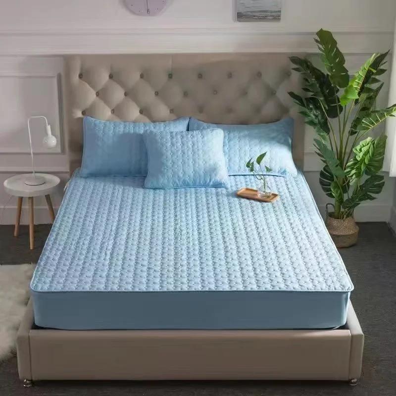 Breathable and Anti-Bacterial Mattress Topper with Air-Permeable Bed Pad for a Comfortable Night's Sleep