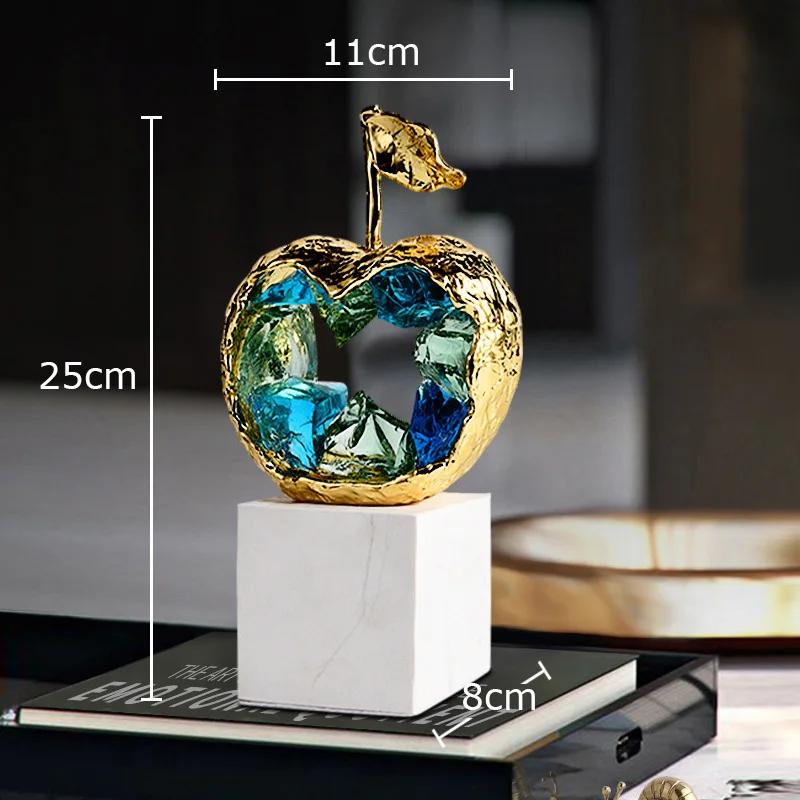 

Позолоченные яблоки/груши Статуя Украшение стола Орнаменты Современные поделки Мраморная основа Золотая скульптура фруктов Эстетика комнаты Декор