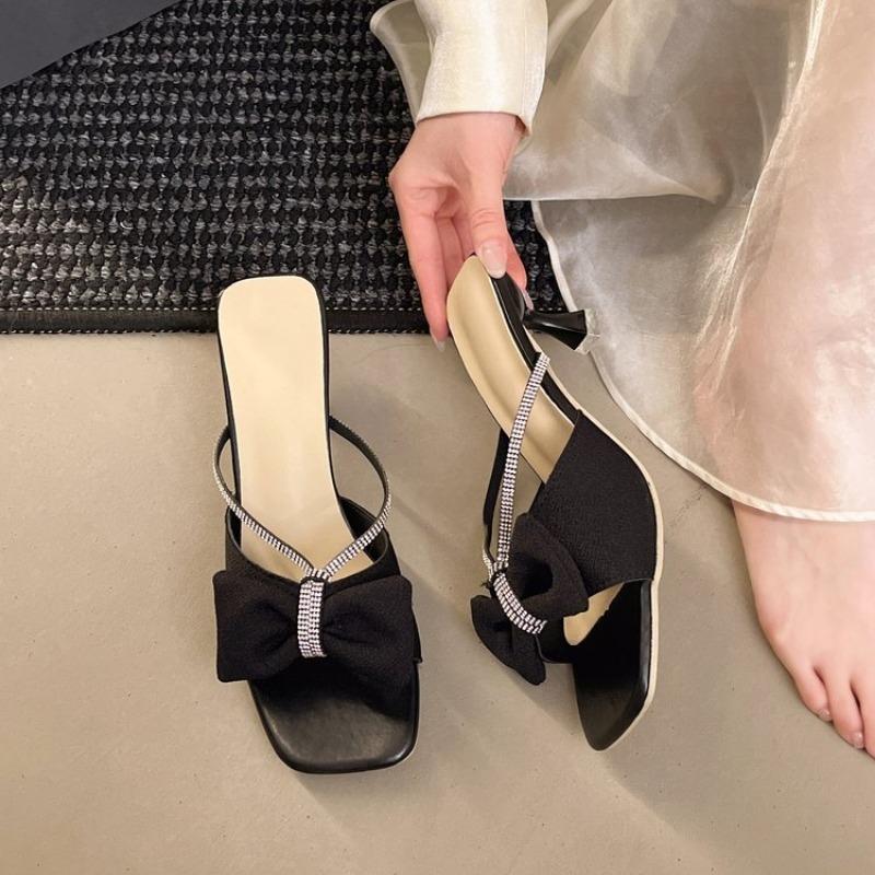 

Модные туфли-лодочки с бантом из водяных бриллиантов 2025 Лето Новые Большой квадратный носок Тонкий каблук Модные высокие каблуки Повседневные женские розовые сандалии 42 чёрный