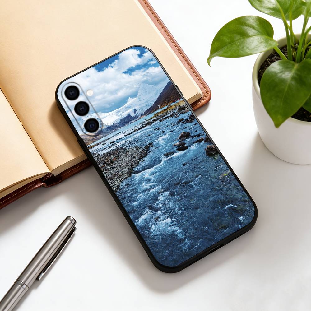 Schneebedeckter Berg Handyhülle Für Samsung Galaxy A73,A72,A71,A70,A53,A52,A51,Andere Weiche Schwarze Hülle