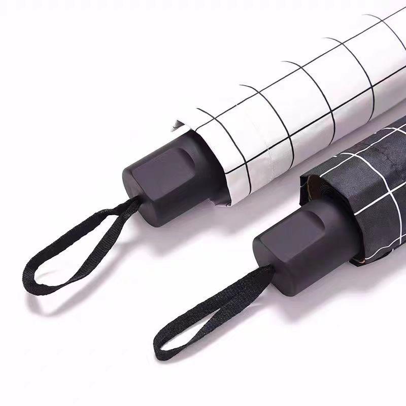 Black & White Checkered Vinyl Sun Umbrella: Three-Fold Manual Design for Sunshade and Rain Protection