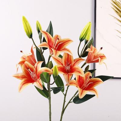 Decoração de casa – Flores e coroas artificiais
