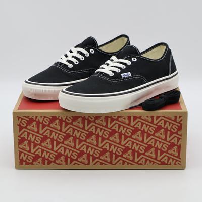 VN000NBEBA2 Palace Skateboards Authentic Black (Men's)