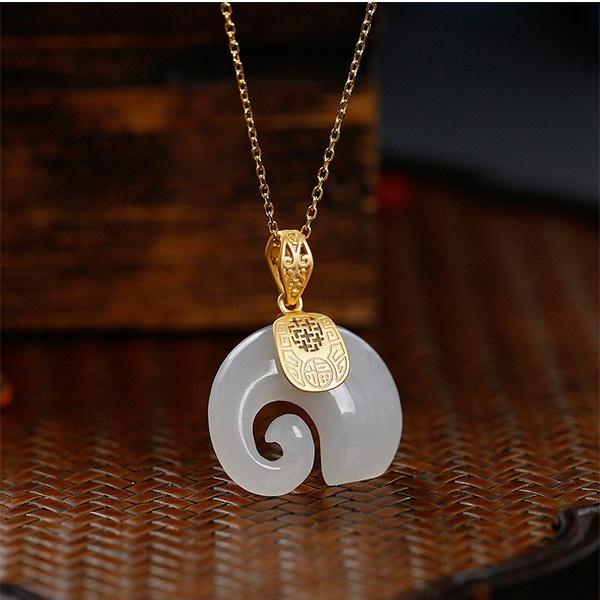 Small Elephant Necklace for Women, Ethnic Style Attracts Wealth and Auspicious Elephant Pendant, Temperament Clavicle Chain.