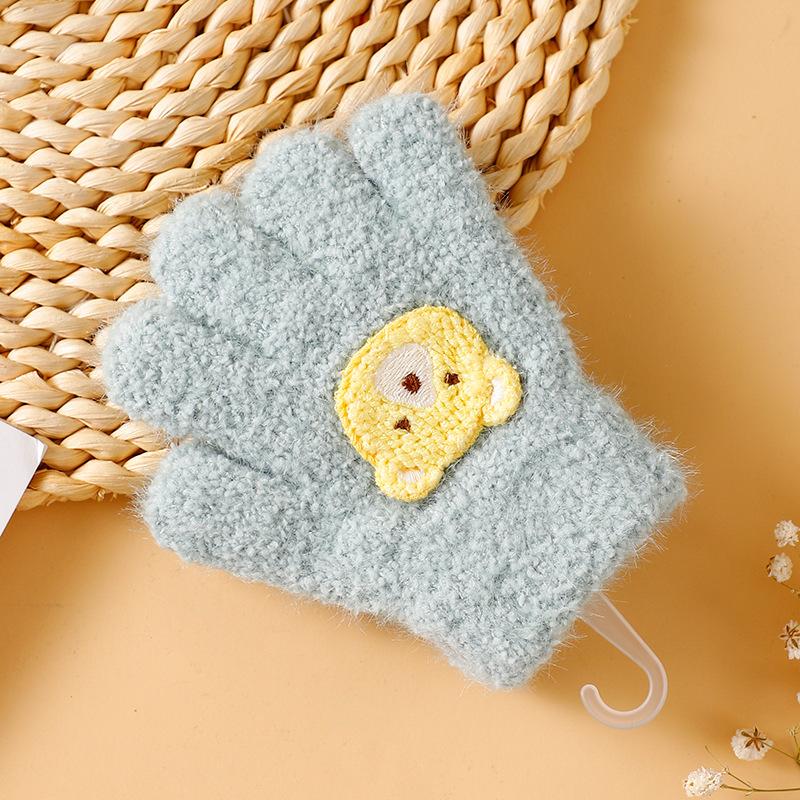 Cartoon children's gloves keep warm and cold in winter, all fingers, middle-aged children's kindergartens, boys and girls writing five fingers