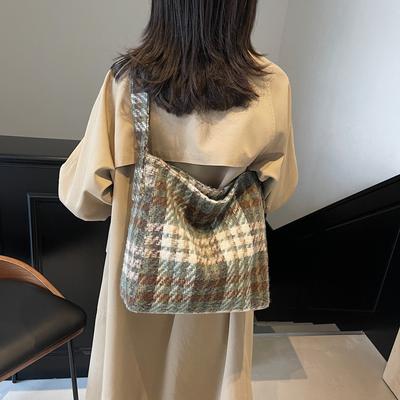 Koreanische Version Umhängetasche lässig große Kapazität lässig vielseitig Unterarmtasche Herbst und Winter neu ausländischer Stil Mode Nische Tragetasche