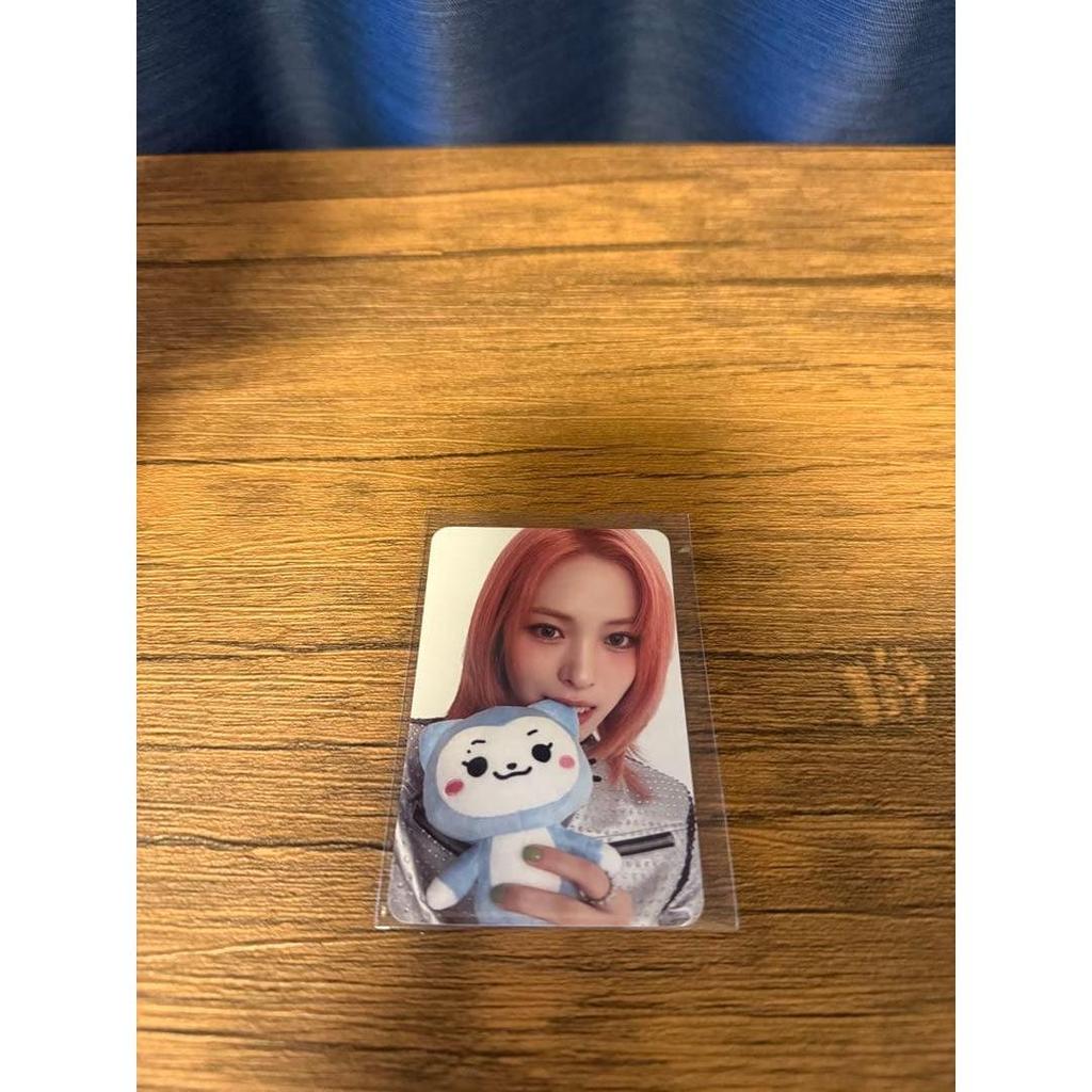 Used ITZY TWINZY Photo Holder RyuJJi