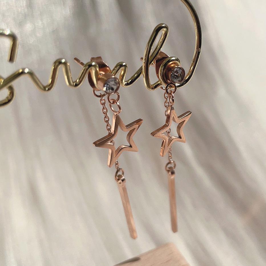 Cercei Stea Nișă Europeni și Americani - Cadou de Slăbire pentru Femei, Bijuterii Simple de Crăciun din Oțel Titan.