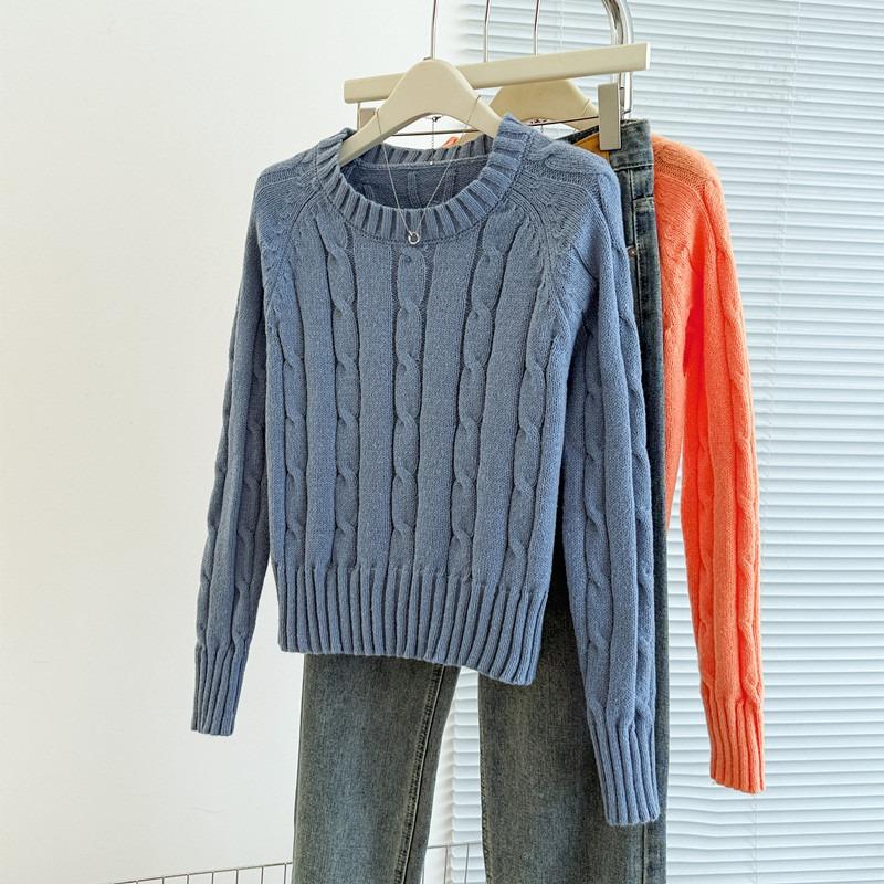 New Autumn and Winter Sweater Women's Retro Twist Short Long-sleeved Round Neck Pullover Bottoming Knitted Sweater Women
