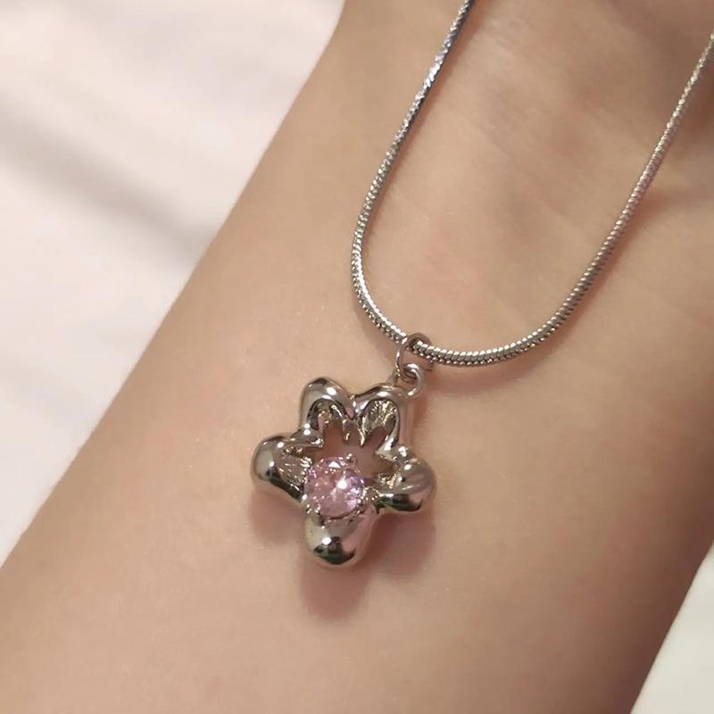 Flower necklace women s summer new trendy light luxury niche design slightly inlaid zircon collarbone chain new accessories