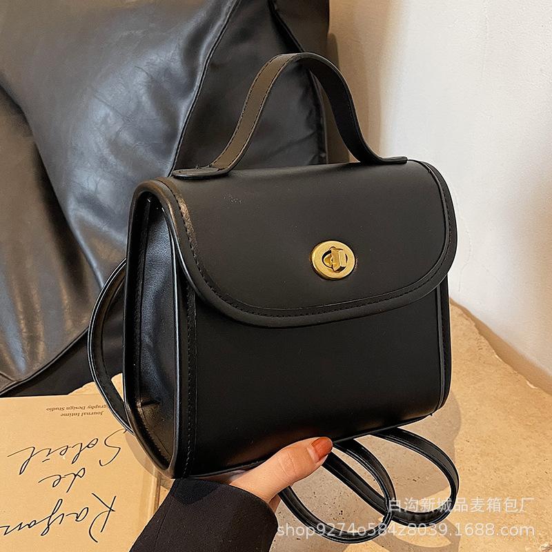 French niche temperament retro small bag women's 2025 new trendy portable shoulder bag foreign style crossbody backpack