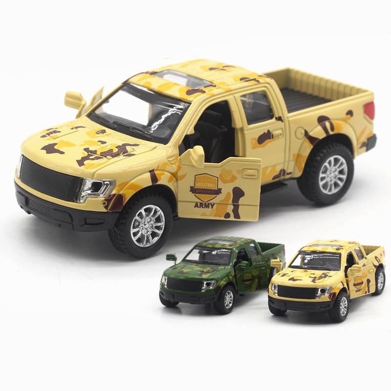 1/32 Toyota Pickup Truck Toy Model Can Open Doors Camouflage Car Music Light Simulation Pull Back Car for Kids Toys Gifts