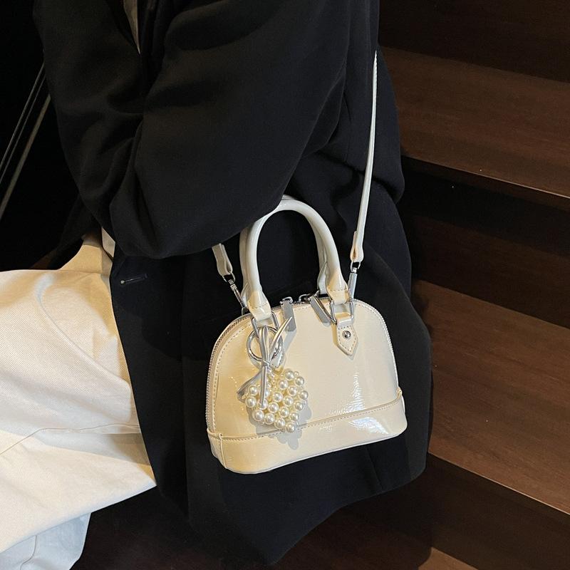 Solid Color Simple And Versatile Portable Shell Bag Women'S Light Luxury Niche High-End Shoulder Messenger Bag
