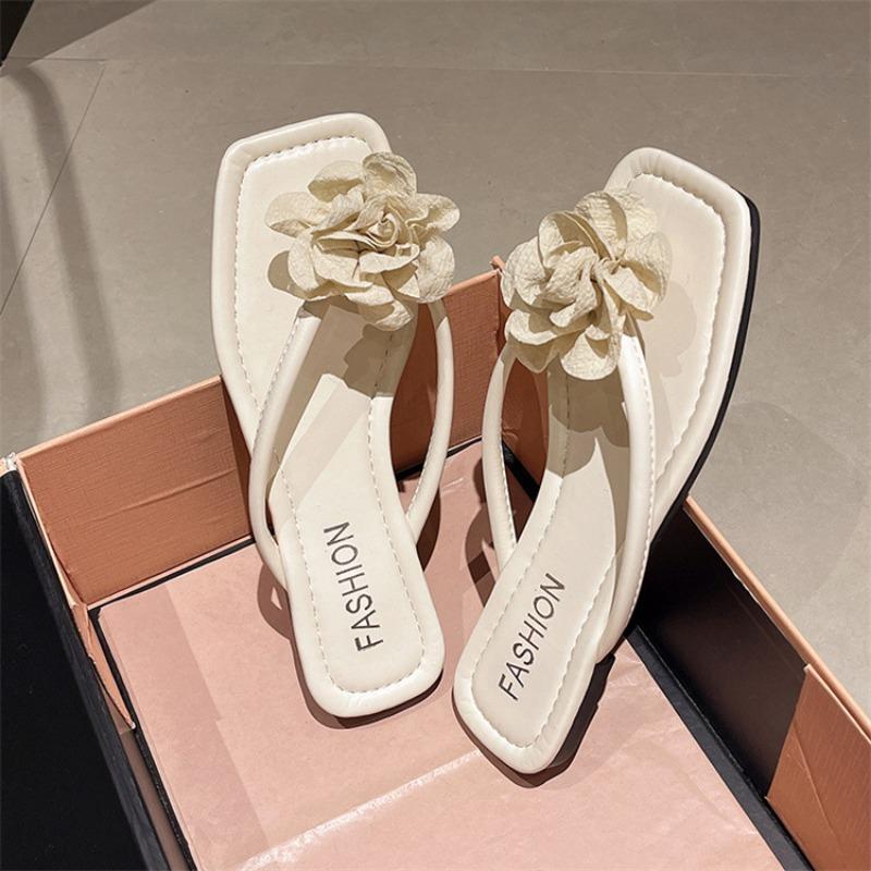 Summer wear retro flower slippers women's new with skirt flat bottom seaside beach sandals