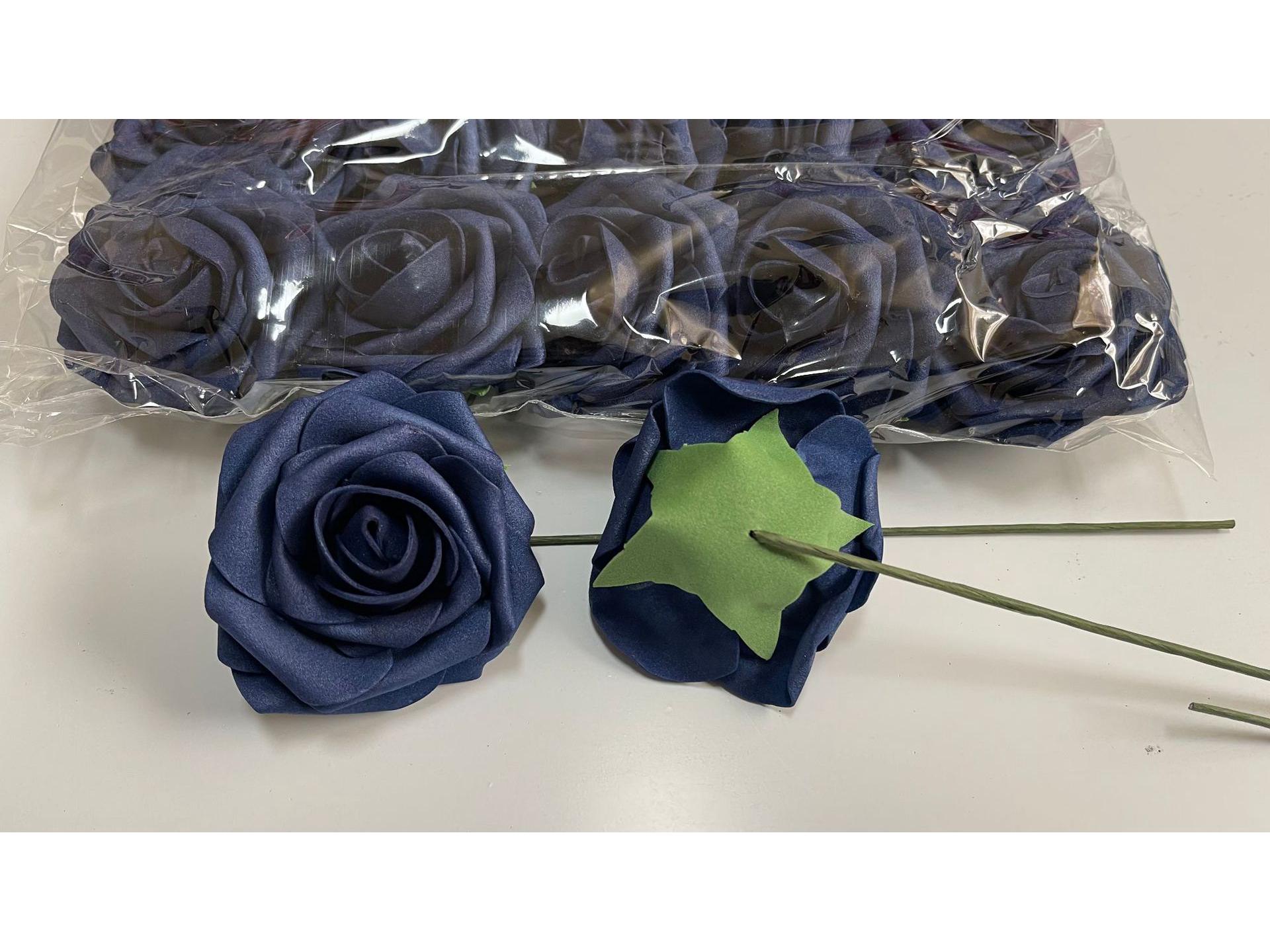 

Градиентные розы из окрашенного пенополиэтилена - имитация арки ко Дню святого Валентина и ручных цветов