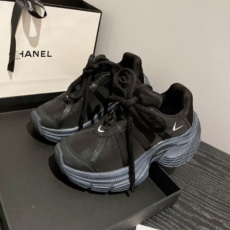 Autumn new women's shoes heightened 6CM breathable soft sole star versatile temperament casual sports shoes