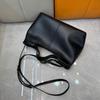 2025 Cross-border First-layer Cowhide Retro Large-capacity Magnetic Tote Bag Handbag Commuter Versatile Messenger Bag Bag Woman