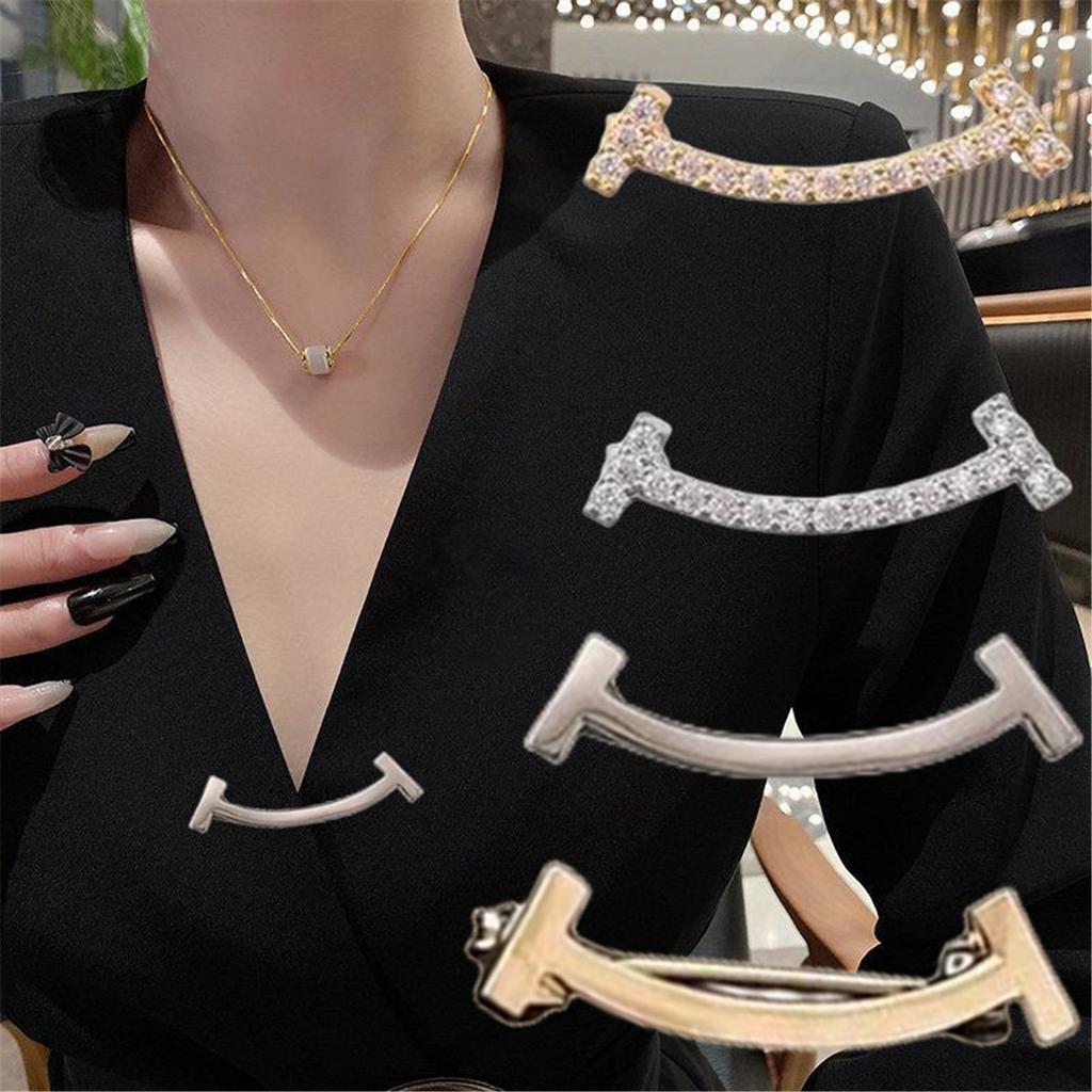 Set of 10 Chic Badge Clothing Fastener Fashion Smile Brooches Cute Smile Lapel Pin Clothing Jewelry for Casual Outfits