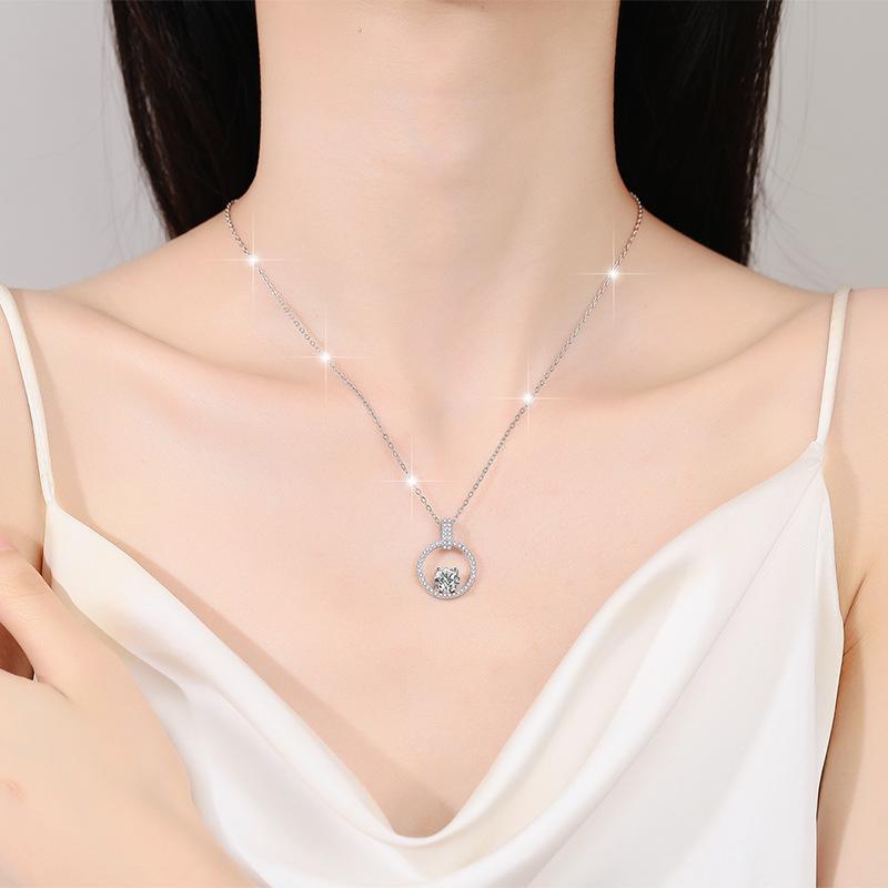 6.5mm S925 Sterling Silver Round Halo Moissanite Pendant Necklace D VVS1 Exquisite Fine Jewelry For Women