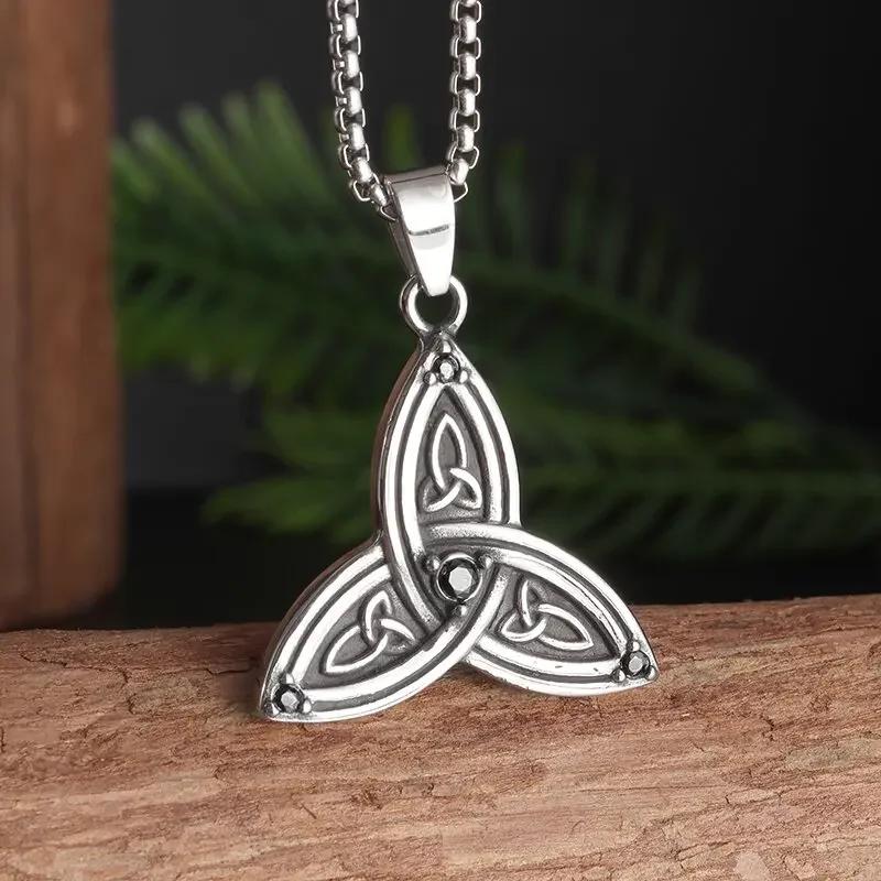 Fashion Charm Witch Knot Necklace Stainless Steel Irish Celtic Knot Pendant Witchcraft Amulet Magical Jewelry Gift for Girls