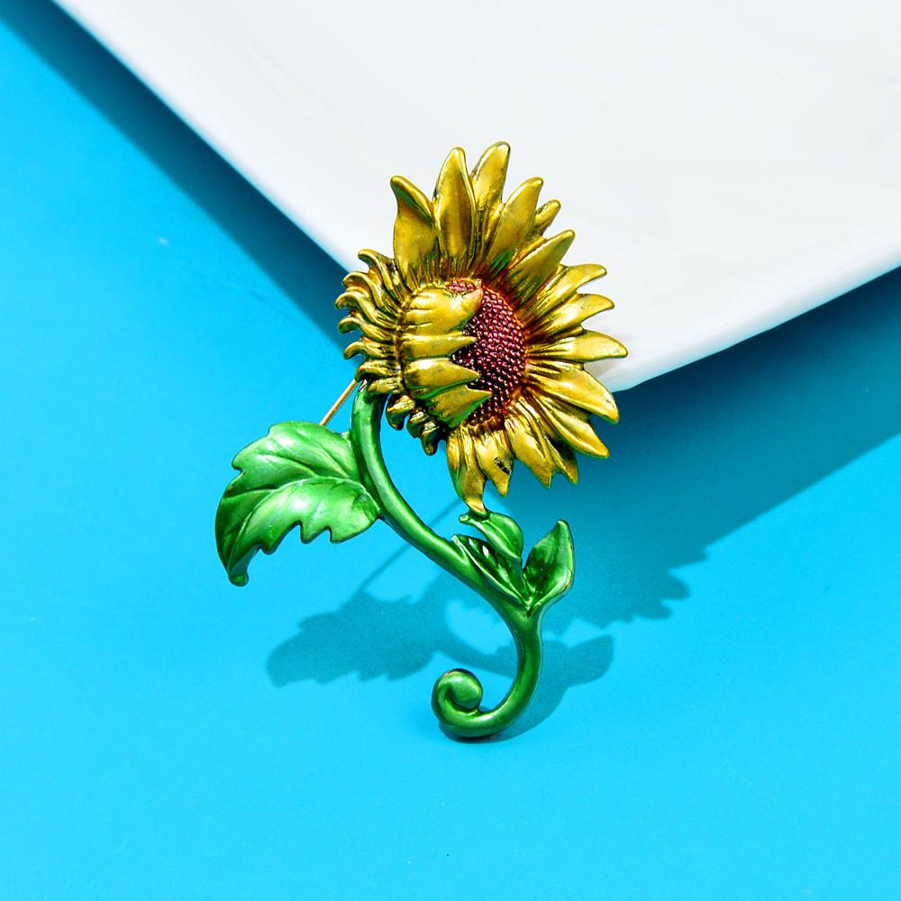 New Cute Enamel Sunflower Brooches For Women Vivid Plant Flower Pin Coat Sweater Pin New Design Party Accessories