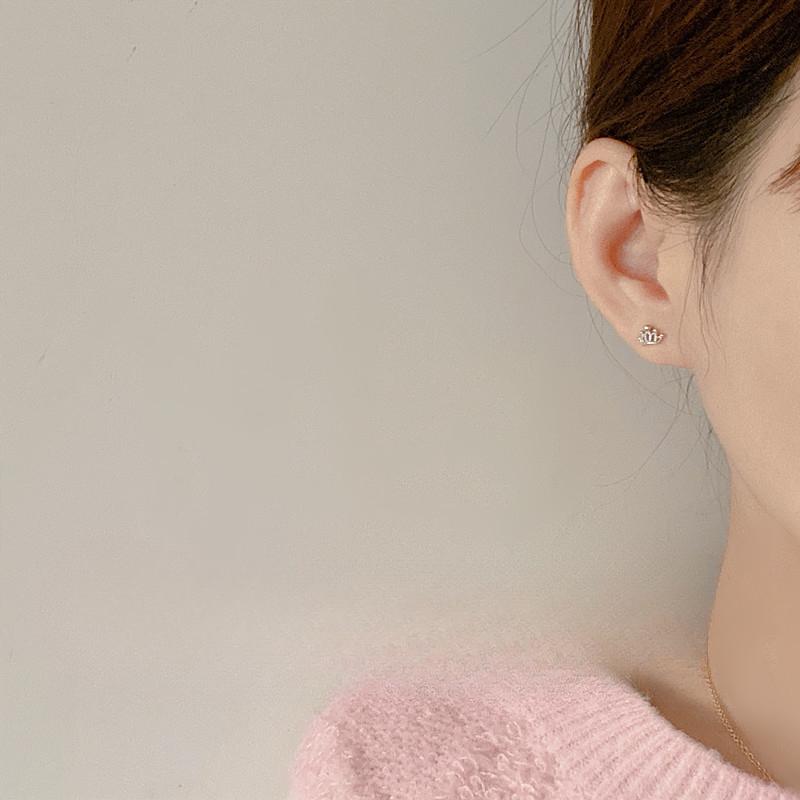 Krone Øredobber Dame Enkle og Små Øredobber Hul Kalde Vind Nisjedesign Øredobber