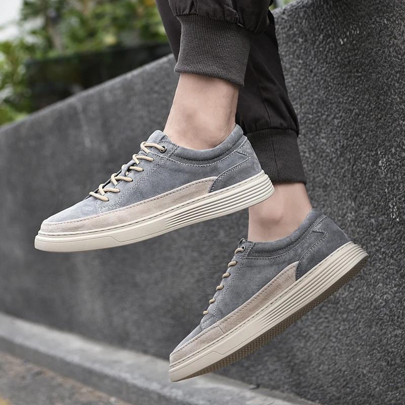 Fashion New Fashion Designer Men Skateboard Shoes Vulcanize Shoes High Quality Men's Suede Leather Shoes Versatile Comfortable Sneakers