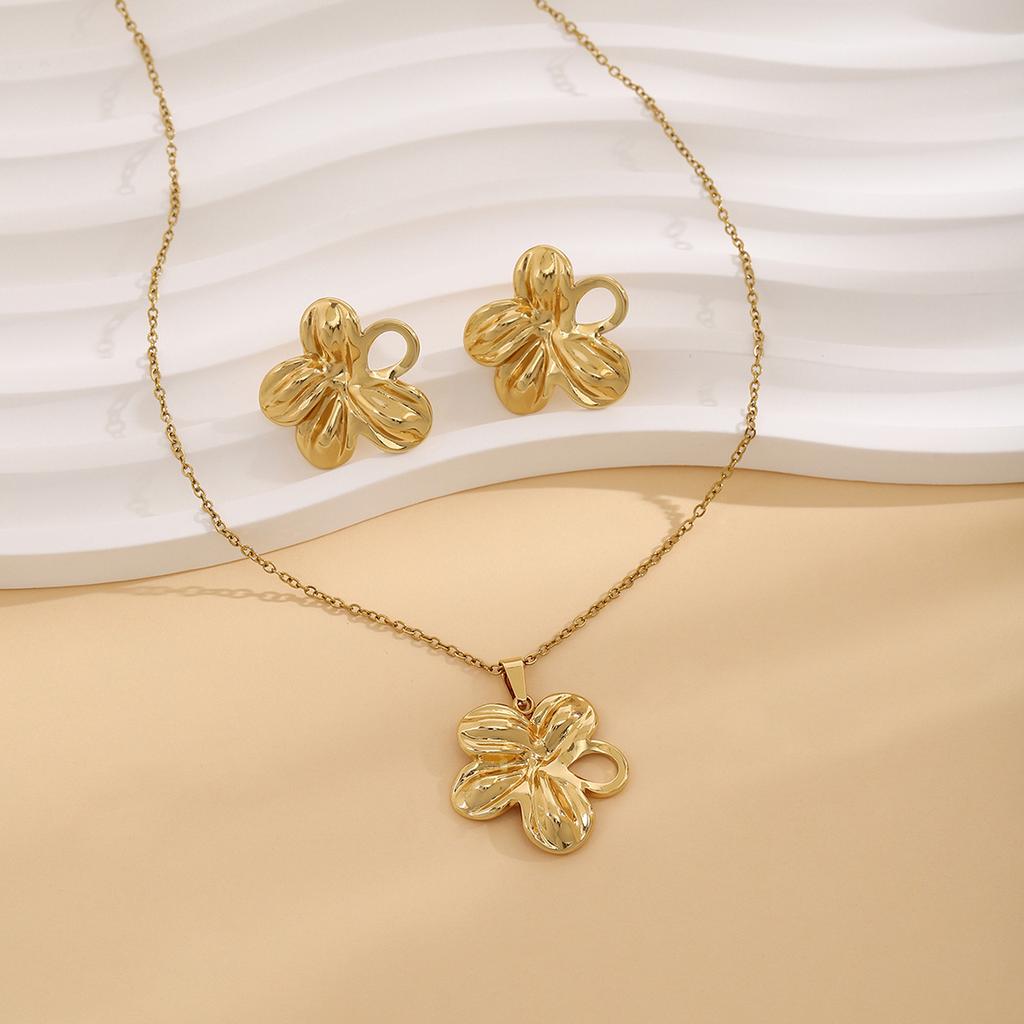 European and American Exquisite Irregular Luxury Creative Polygon Geometric Leaf Texture Flower Love Earrings Necklace Set