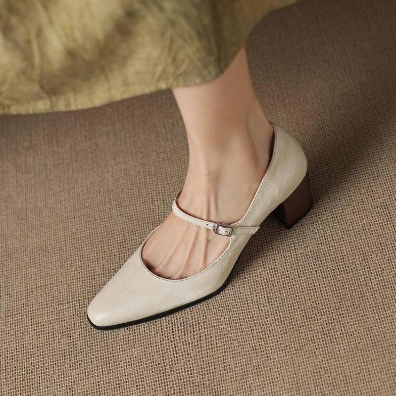 New women's leather large size single shoes solid color sheepskin pointed high heel large size shoes four seasons wear thick heel high heels women