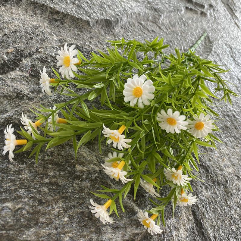 

Sunflower Bouquet Plastic With Green Leaves For Outdoor Decorations Wedding White