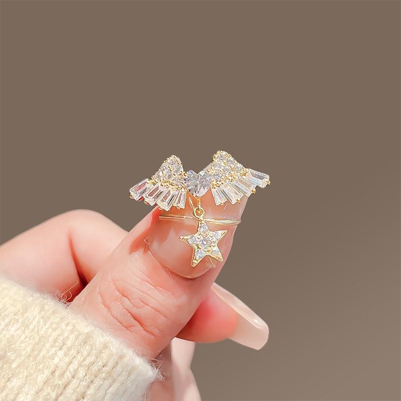 Elegant Pearl Brooch - High-End Minimalist Clothing Accessory