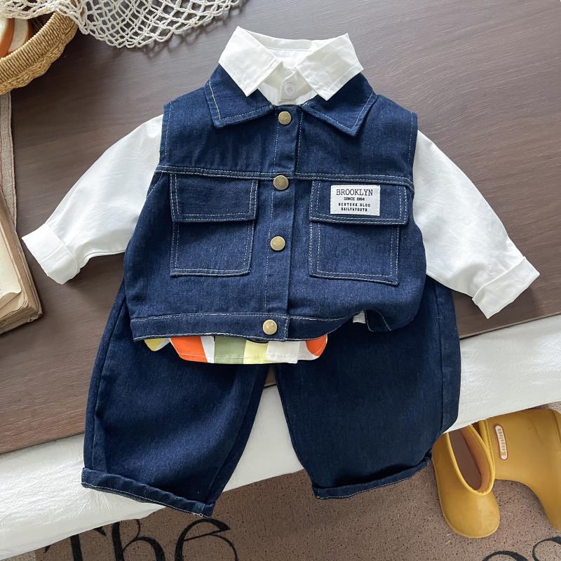 Chłopięcy wiosenno-jesienny zestaw odzieżowy z dżinsową kamizelką 2025: Modny 3-częściowy strój dla niemowląt