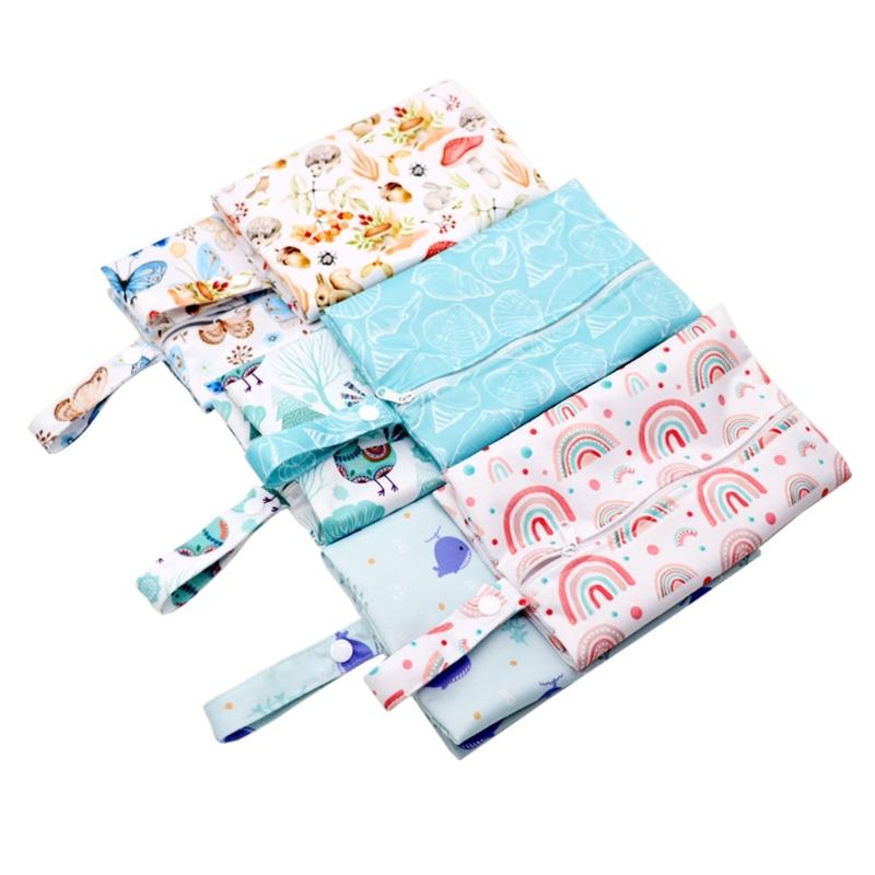 Compact & Lightweight Baby Diaper Bag Cute Cartoon Print Wet Dry Nappy Storage Bag with Handle for Fashionable Parents