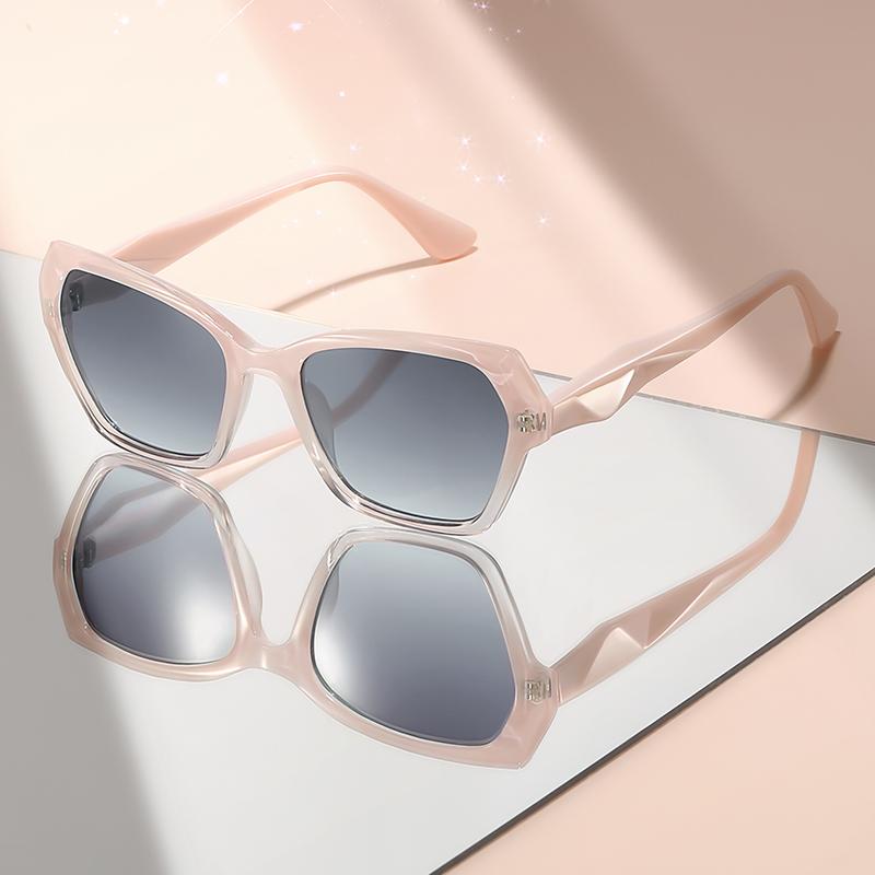 New high-end, classic and simple sunglasses for daily wear and street photography decoration