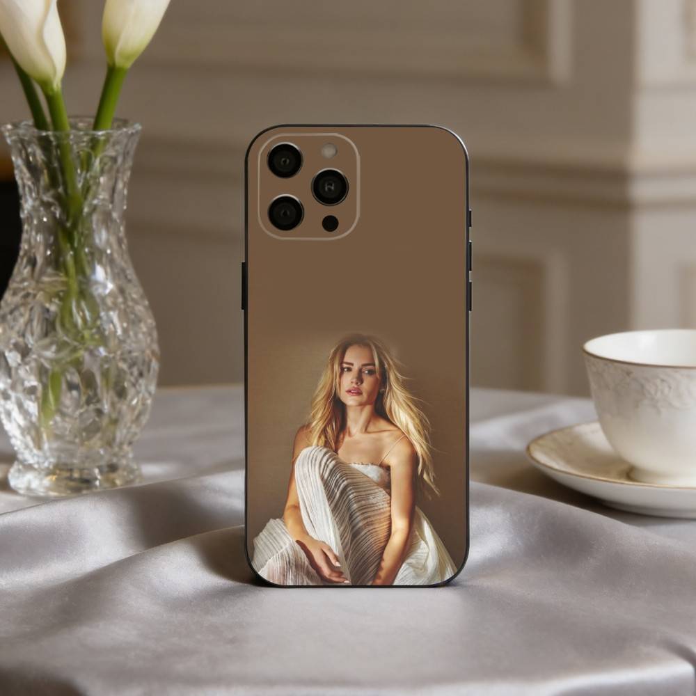 Actress M-Michelle R-Randolph Phone Case For iPhone 17pro,16,15,14,13,12,11 Plus,Pro Max,XS,Soft Silicone Black Cover