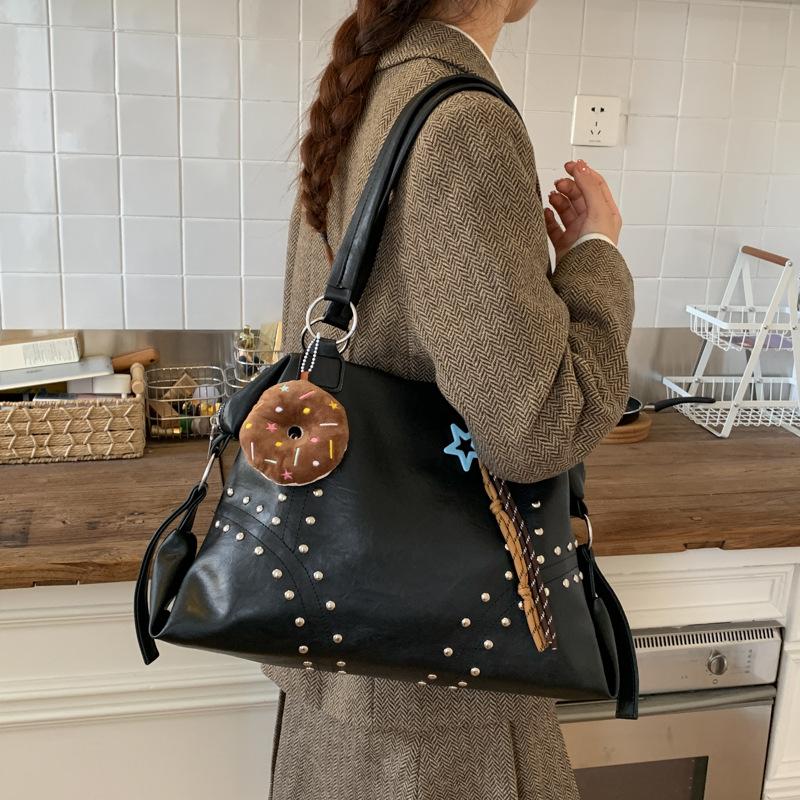 Retro Portable Locomotive Bag Women's 2025 New Trendy Fashion Niche Tote Bag High-end Large-capacity Armpit Bag