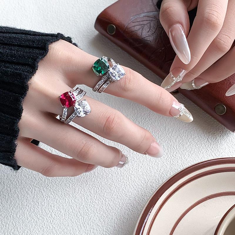 Schmuck Kupferboden Vergoldet Simulationsfarbe Schatz Korund Fett Quadrat Zweifarbiger Stein Temperament Ring Damen 8 * 8
