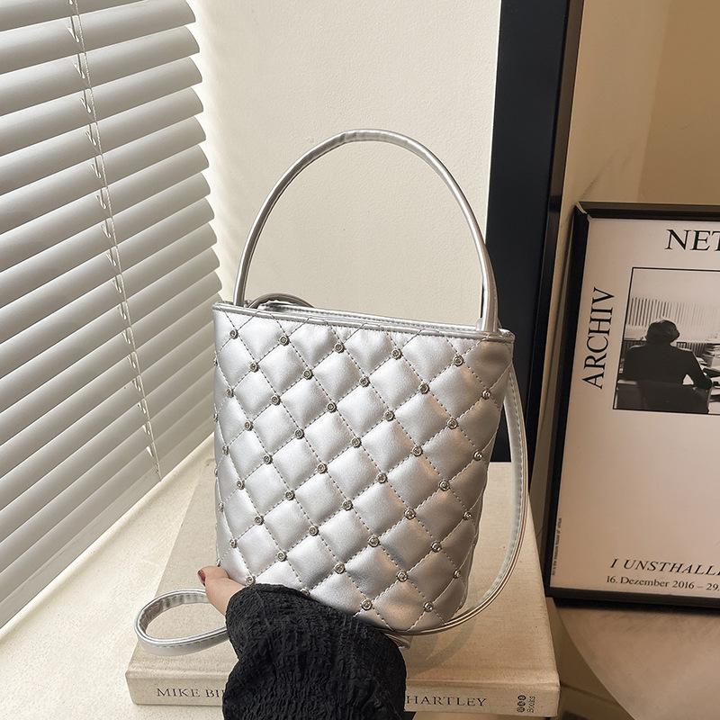 Rhombus Embroidery Thread Small Bag Women's New Summer Popular Versatile Chain Messenger Bag Exquisite Bucket Bag