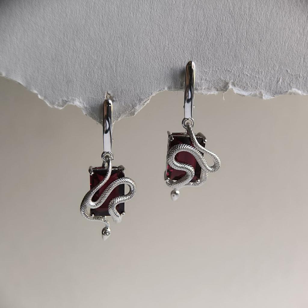 Серебряные серьги с натуральным гранатом 11.417ct (2181880)