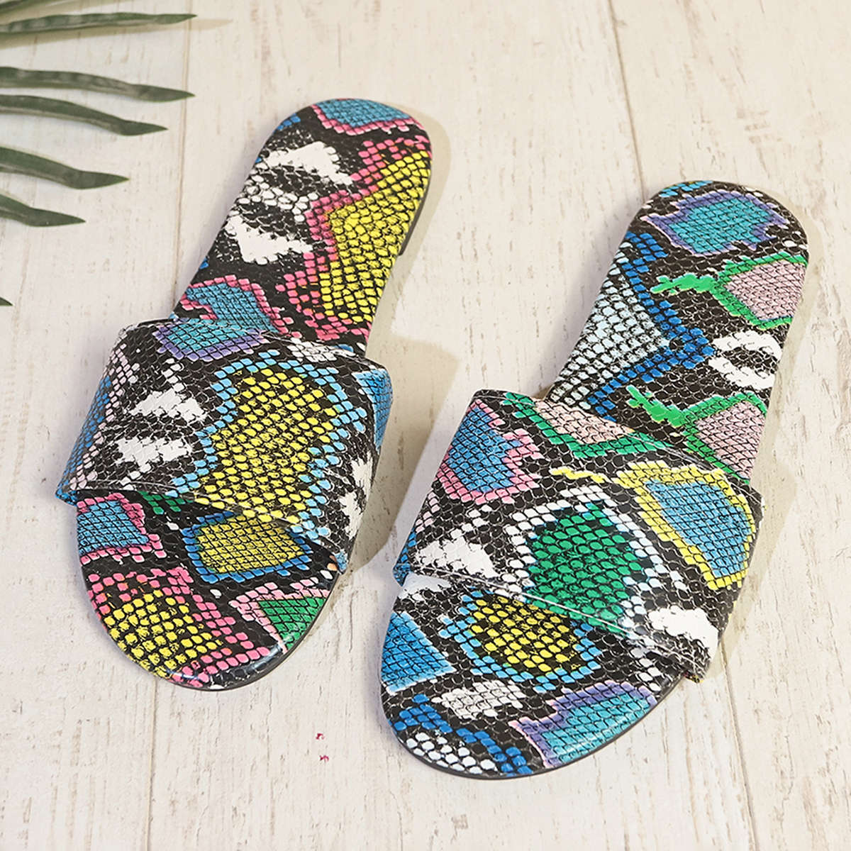 Spring And Summer Oriental Aesthetics Fashion Guochao Dark Pattern Satin Cool Slippers Ladies 35