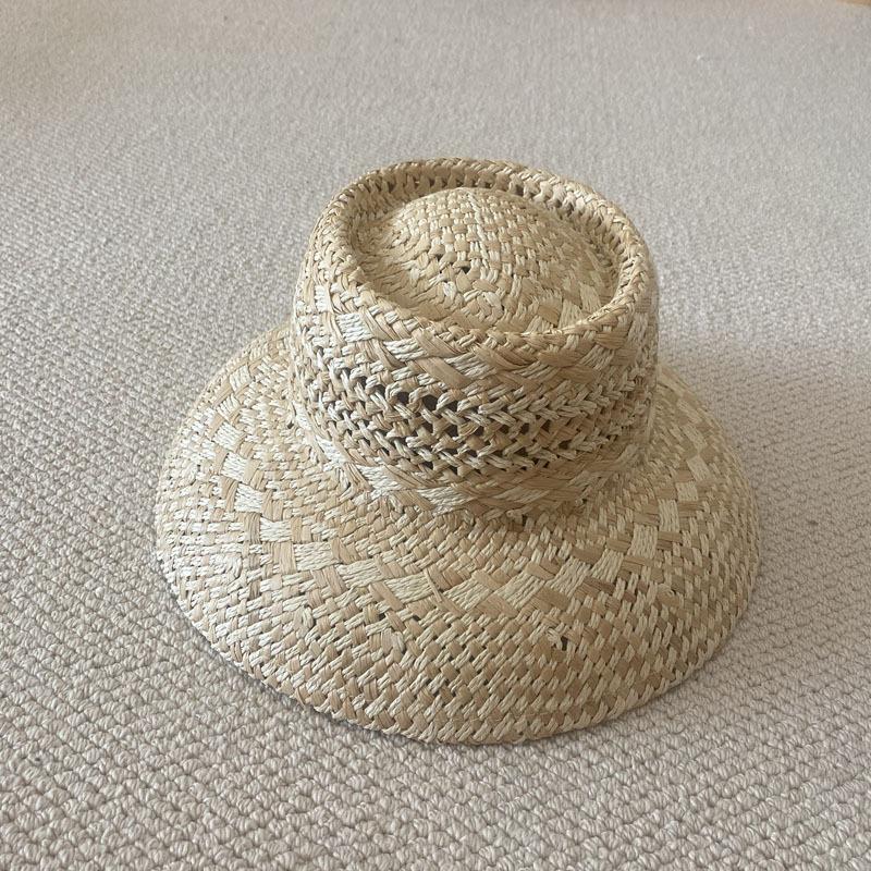 

2025 New French Retro Style Breathable Hollow Raffia Sun Hat Ladies Summer Travel Fashion Concave Top Straw Hat Hat sale M 56-58cm бежевий