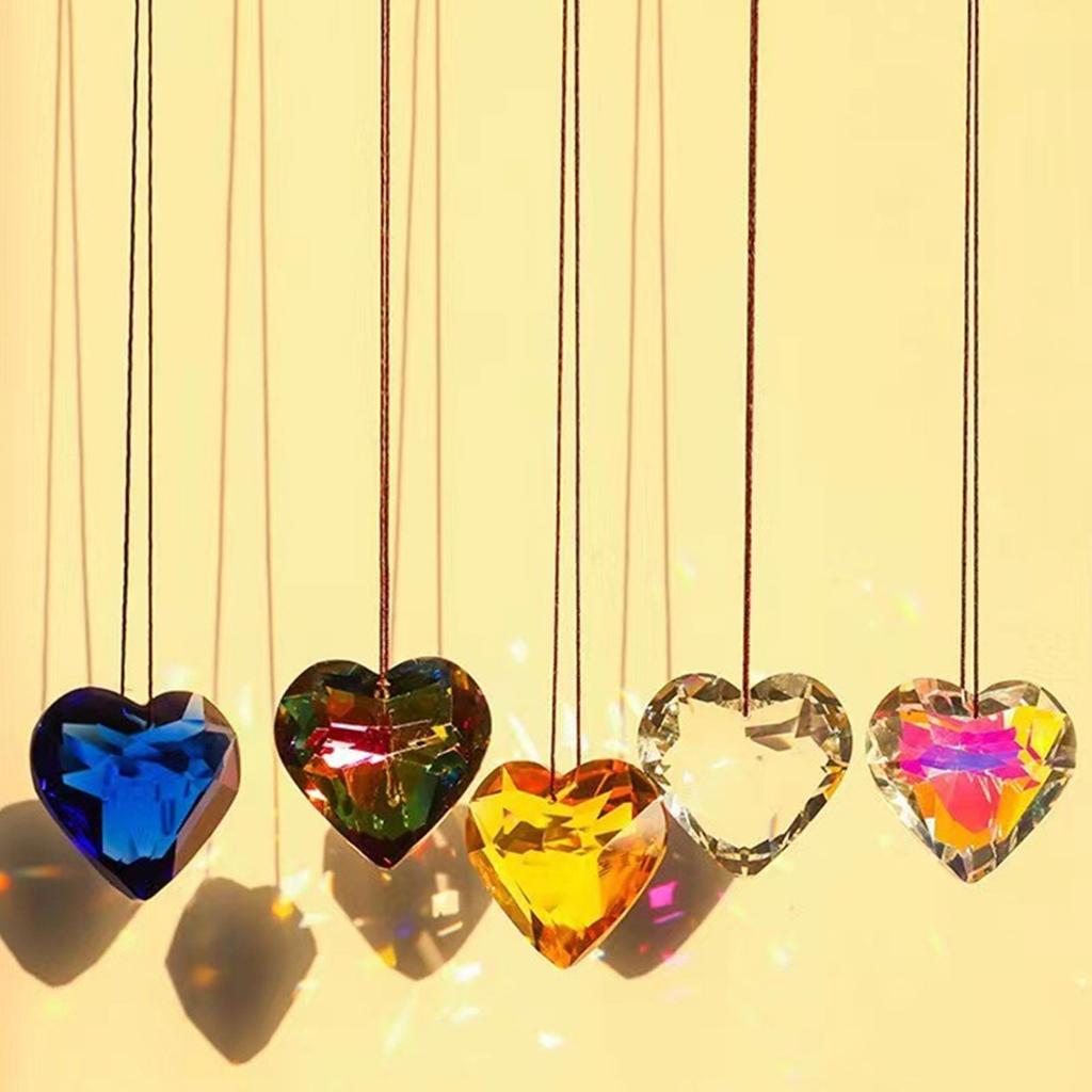 Prismă de Cristal în Formă de Inimă pentru Decorarea Casei și Sărbătoarea Nuntații, Reflectând Lumina Curcubeului în Lumina Soarelui