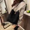 Autumn and Winter Bucket Bag Retro Suede Large-capacity Tote Bag Women's New Versatile Single Shoulder Messenger Mother and Child Bag